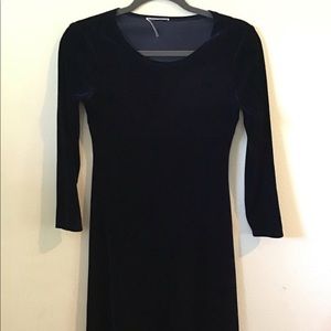 Girl’s blue velvet dress, long sleeves
